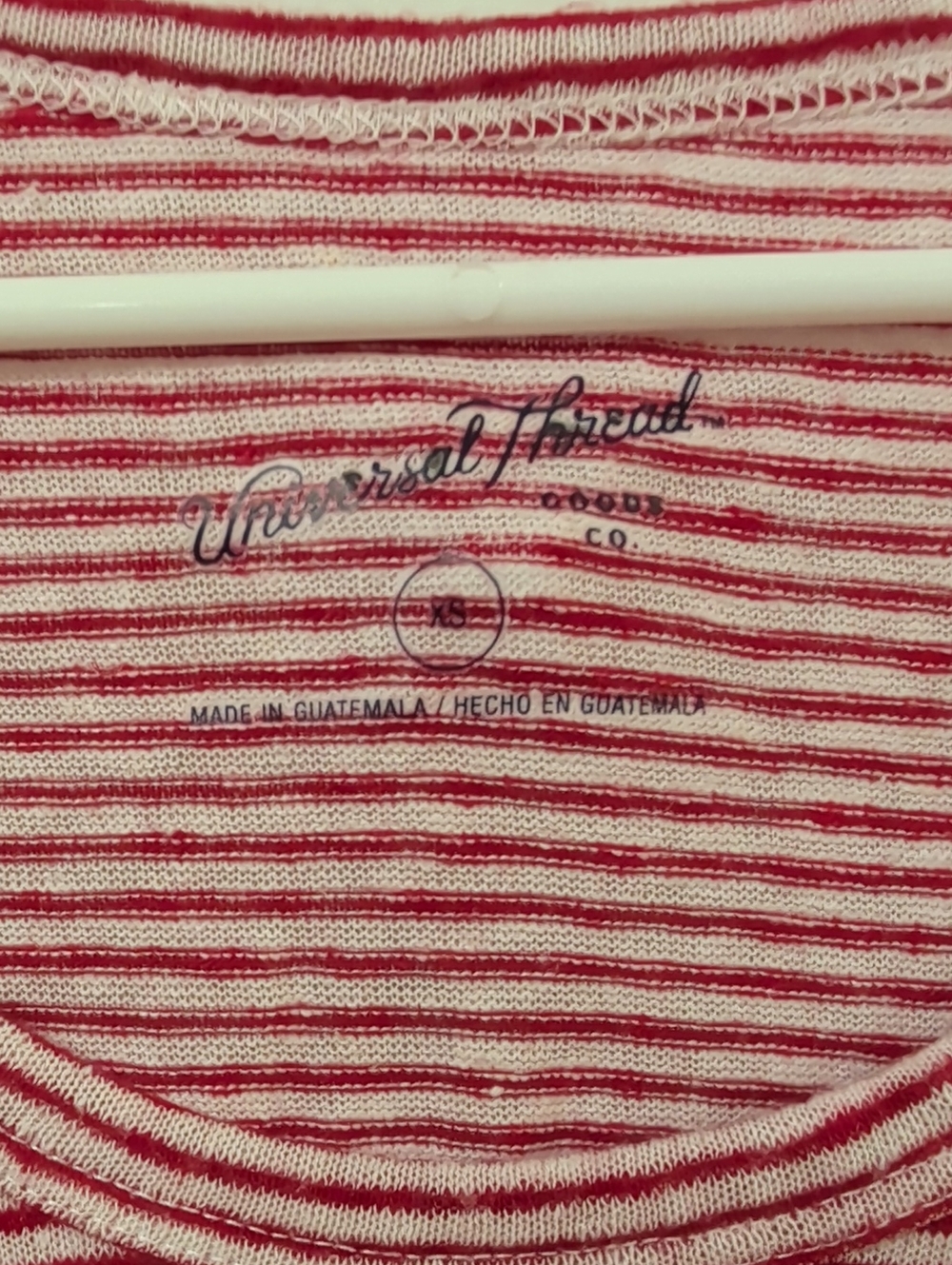 🎁 Universal Thread Red White Striped Tee Size XS - Picture 3 of 5